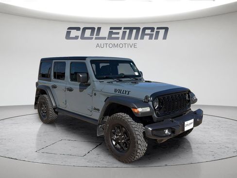 Used 2024 Jeep Wrangler Willys image 7