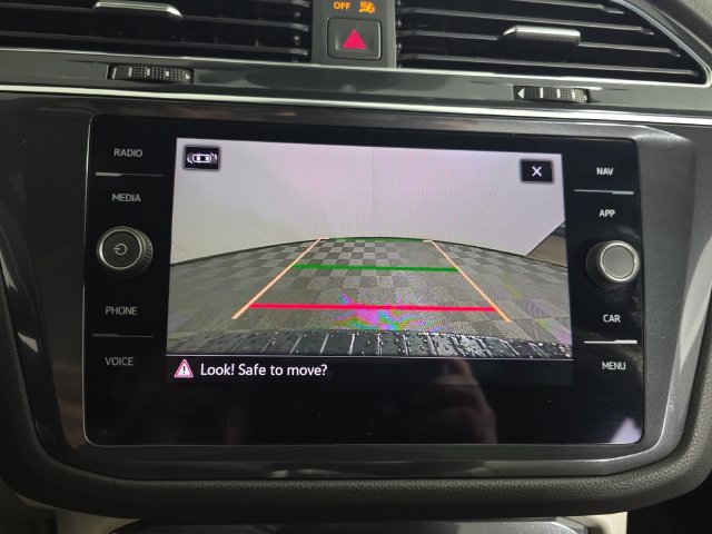 Used 2023 Volkswagen Tiguan SEL R-Line AWD/4WD image 19