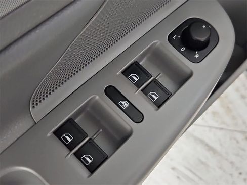 Used 2007 Volkswagen Jetta Wolfsburg Edition image 17