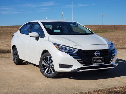 New 2025 Nissan Versa SV