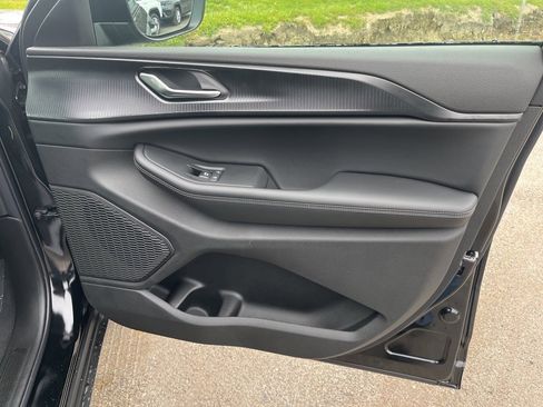 New 2025 Jeep Grand Cherokee Laredo X image 9