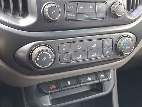 Used 2017 Chevrolet Colorado W/T AWD/4WD image 16