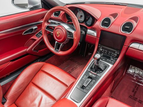 Used 2018 Porsche 718 Boxster S RWD image 26