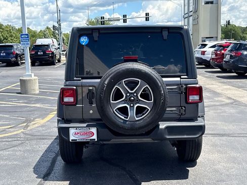 Used 2022 Jeep Wrangler Unlimited Sport AWD/4WD image 10