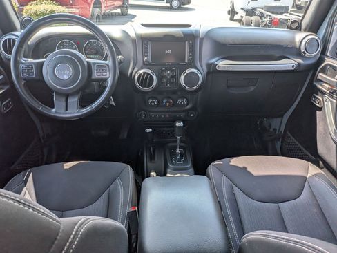 Used 2014 Jeep Wrangler Unlimited Sahara w/ Max Tow Package AWD/4WD image 26