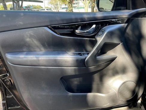 Certified 2022 Nissan Rogue Sport SL image 20