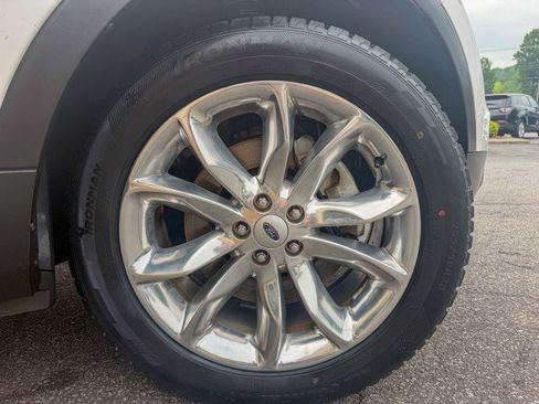 Used 2015 Ford Explorer XLT w/ Equipment Group 202B FWD image 23