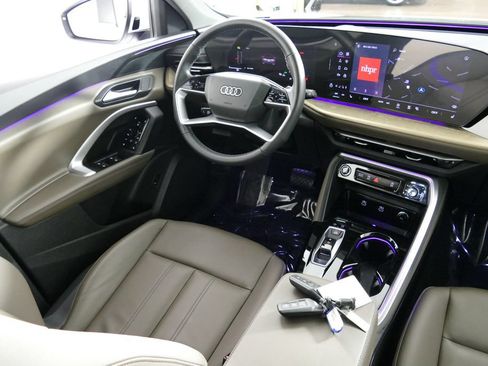 Certified 2025 Audi Q5 Premium w/ Convenience Package AWD/4WD image 22