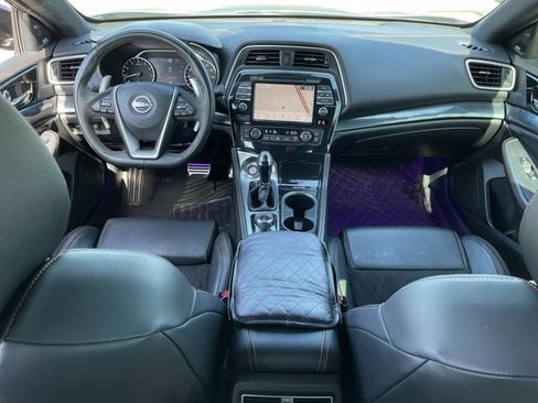 Used 2023 Nissan Maxima SR w/ Sport Mat Group FWD image 10