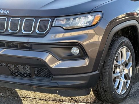 Used 2022 Jeep Compass Latitude image 8