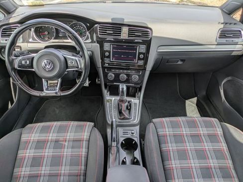 Used 2018 Volkswagen Golf 4-Door FWD image 11