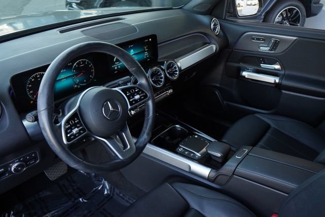 Used 2022 Mercedes-Benz GLB 250 image 2