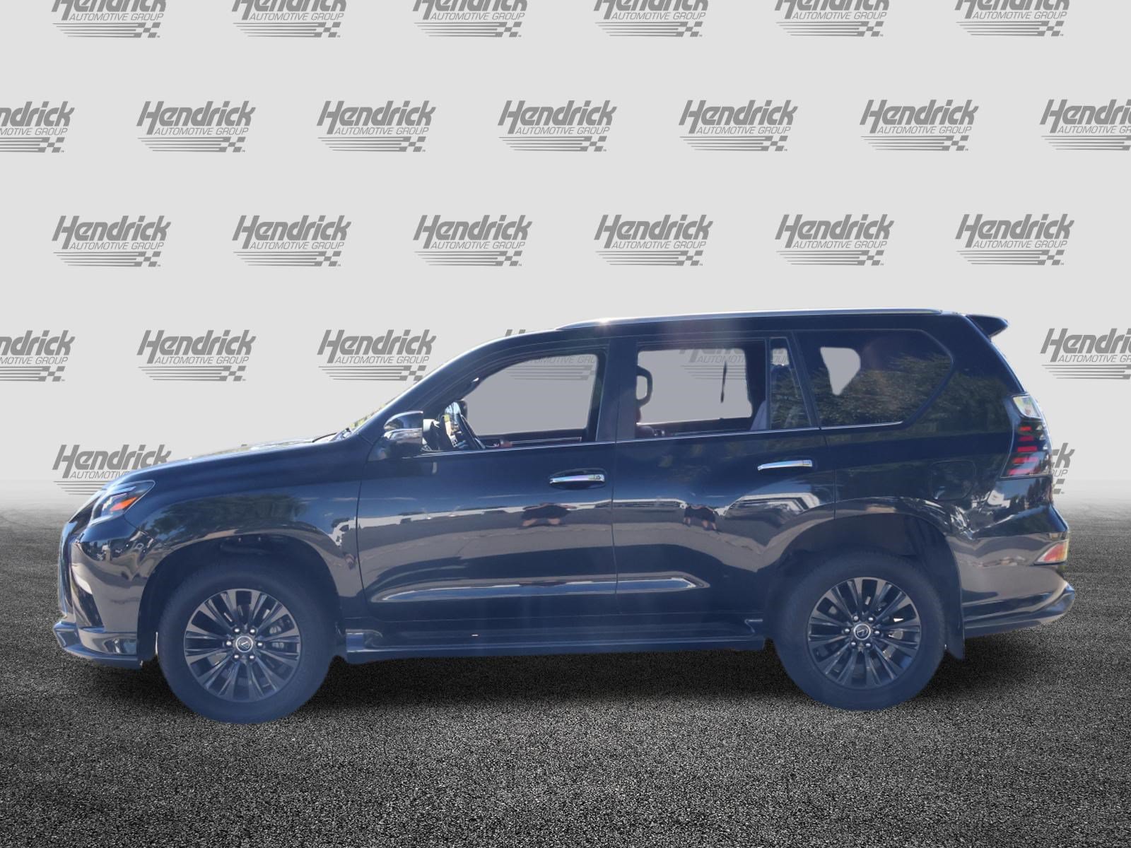 Used 2023 Lexus GX 460 Premium w/ Accessory Package AWD/4WD image 6