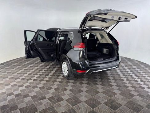 Used 2019 Nissan Rogue SV FWD image 18