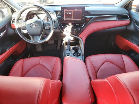 Used 2022 Toyota Camry XSE image 11