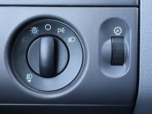 Used 2005 Ford F150 XLT image 28