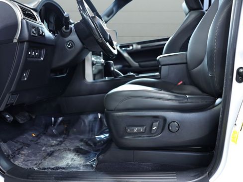 Used 2020 Lexus GX 460 Premium w/ Premium Package image 20