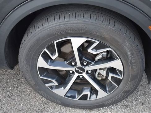 Used 2024 Kia Sportage EX AWD/4WD image 12