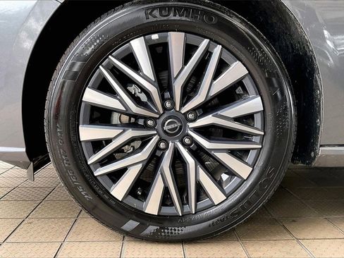 Used 2025 Nissan Altima 2.5 SV image 32