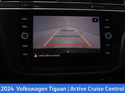 Used 2024 Volkswagen Tiguan SE R-Line image 18