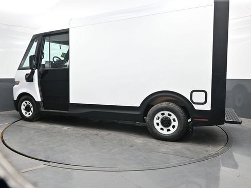 Used 2024 Chevrolet Brightdrop 400 w/ Commercial Equipment Package AWD/4WD image 4
