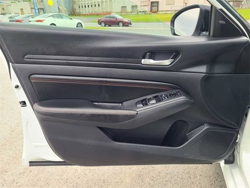 Used 2022 Nissan Altima 2.5 SR image 15
