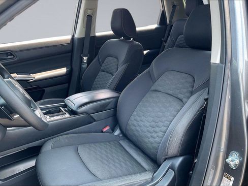 Certified 2023 Nissan Pathfinder S FWD image 25