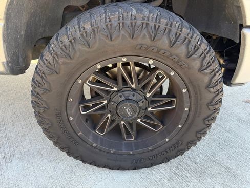 Used 2011 Ford F150 XLT w/ XLT Convenience Pkg image 12