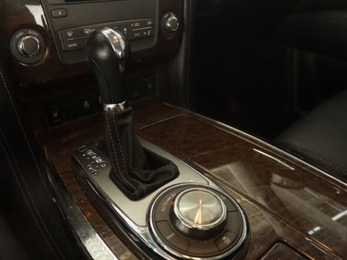 Used 2016 INFINITI QX80 4WD w/ Driver's Assistance Package image 22