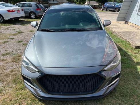 Used 2018 Hyundai Elantra Sport FWD image 2