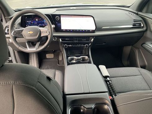 Used 2025 Chevrolet Traverse LT w/ Driver Confidence Package FWD image 20