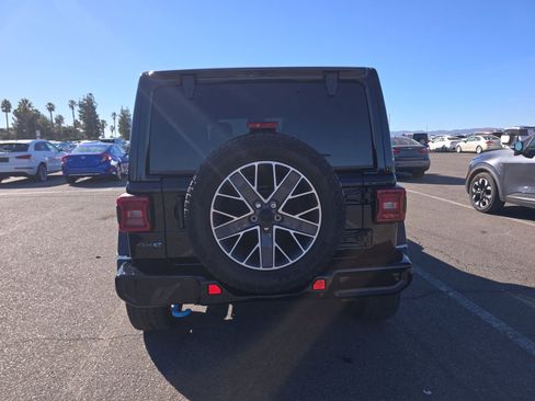 Used 2024 Jeep Wrangler High Altitude AWD/4WD image 5