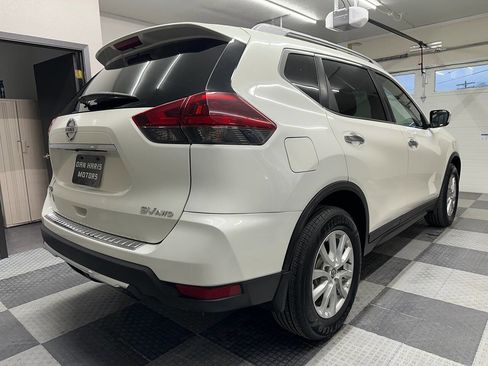 Used 2018 Nissan Rogue SV image 8