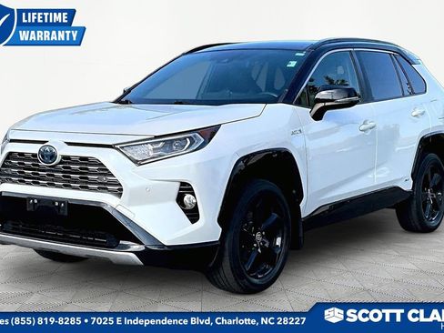 Used 2020 Toyota RAV4 XSE AWD/4WD image 3