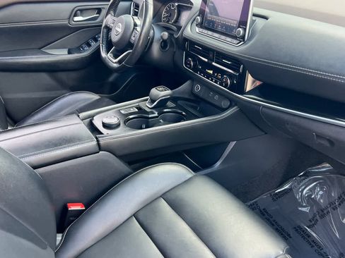 Used 2023 Nissan Rogue SL AWD/4WD image 19