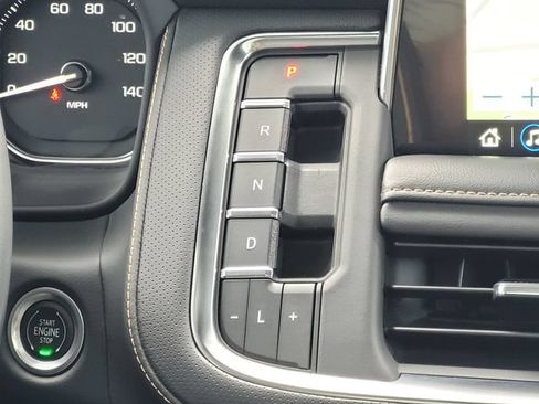 Used 2021 GMC Yukon XL AT4 w/ Rear Media and Nav Package AWD/4WD image 18