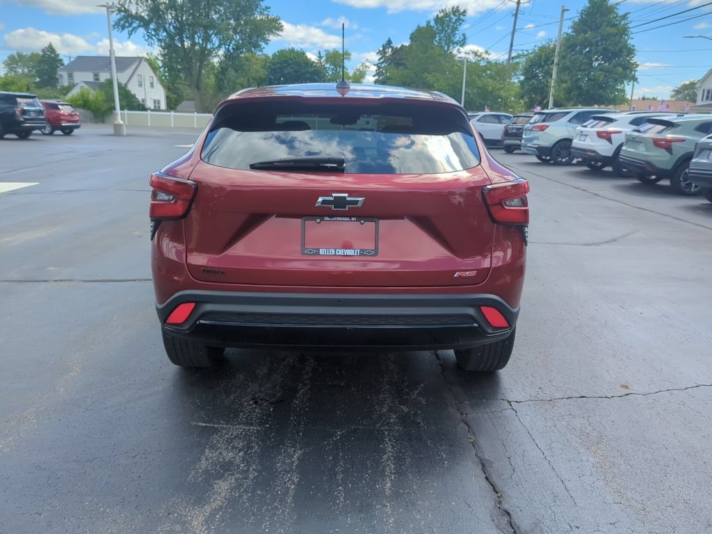 Certified 2024 Chevrolet Trax RS w/ Driver Confidence Package FWD image 8