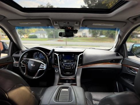 Used 2020 Cadillac Escalade ESV Luxury w/ Escalade Sport Edition RWD image 15