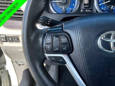 Used 2020 Toyota Sienna XLE Premium AWD/4WD image 11