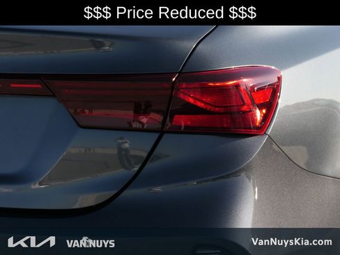 Used 2023 Kia Forte LXS image 4