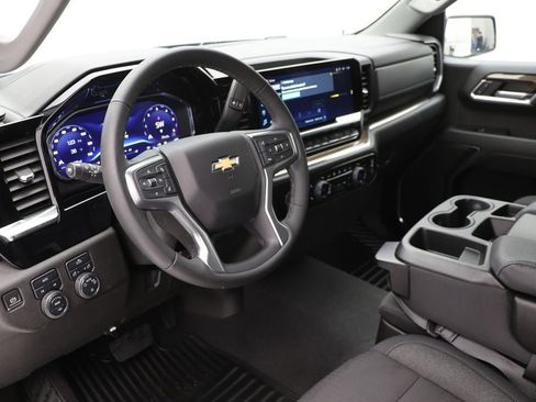 Used 2024 Chevrolet Silverado 1500 LT image 14
