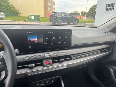 Used 2025 Kia K4 FWD image 34