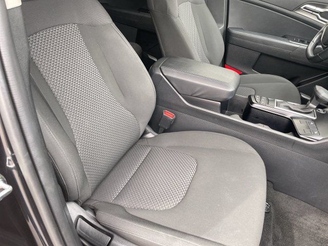Used 2026 Kia Sportage LX AWD/4WD image 23
