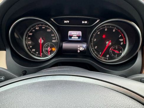 Used 2019 Mercedes-Benz GLA 250 4MATIC w/ Premium Package image 18