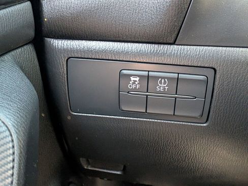 Used 2016 MAZDA MAZDA3 i Sport FWD image 21