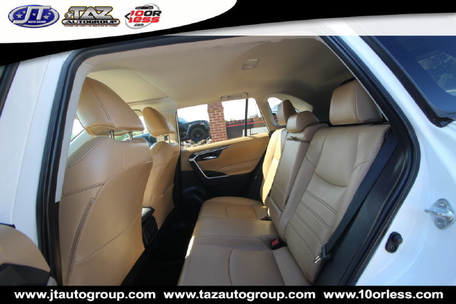 Used 2020 Toyota RAV4 XLE Premium FWD image 13
