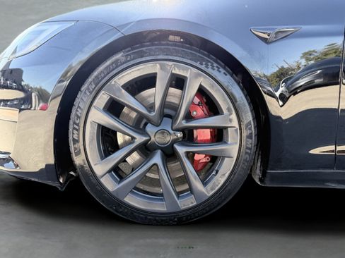 Used 2023 Tesla Model S Plaid image 89