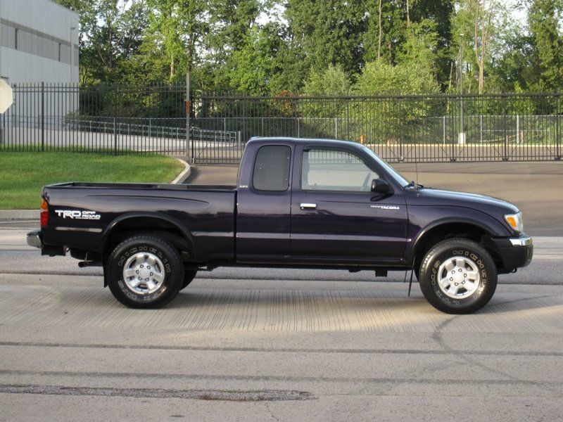 Used 1999 Toyota Tacoma 4x4 Xtracab w/ SR5 Pkg image 9