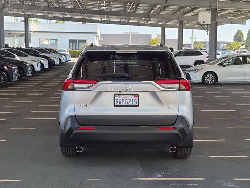 Used 2025 Toyota RAV4 XLE AWD/4WD image 7