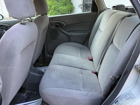 Used 2001 Ford Focus SE image 12